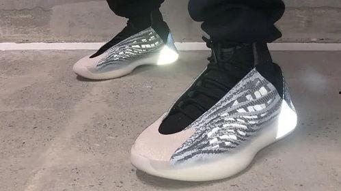 新出篮球鞋配色爆料视频,炫酷设计引期待，潮流盛宴即将开启！”